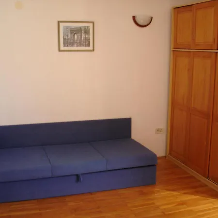 Elizabeth Apartment